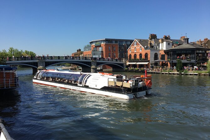 Southampton to Heathrow Airport Via Windsor Castle - Drivers who do real work: Melanie and Ash-style help