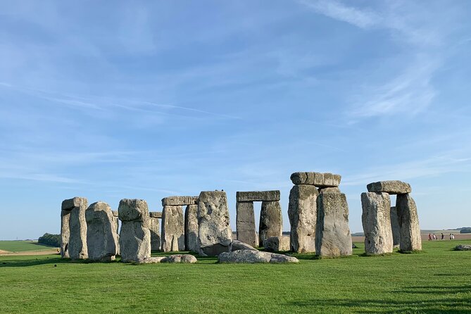 Southampton to London Visiting Stonehenge or Windsor Castle - The drive from Southampton port to London: private comfort beats public logistics