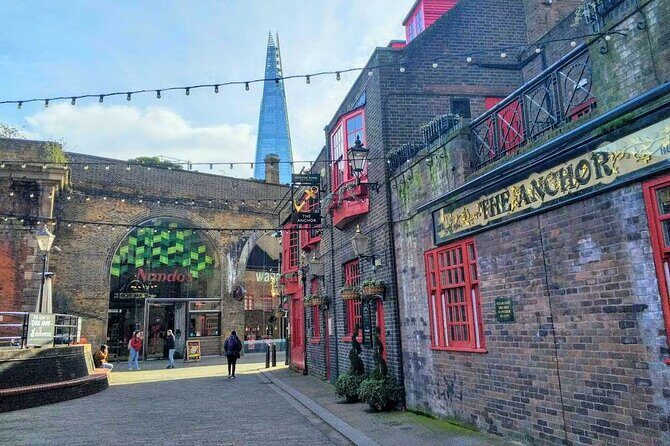 Southwark Pirates of the Thames Quest Experience in London - A Thames Quest That Trades a Guide for Clues