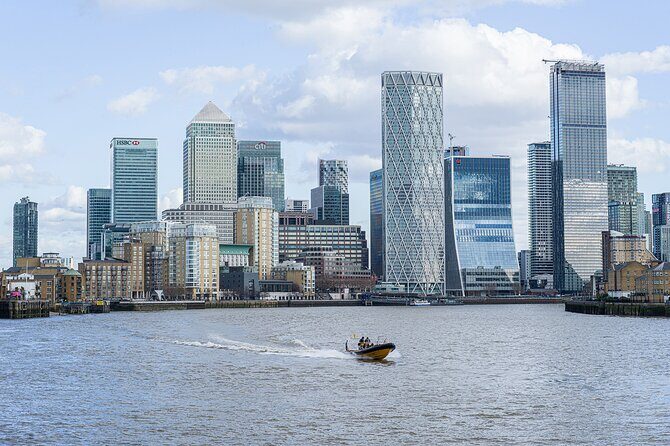 Speedboat Sightseeing: Embankment OR Westminster Pier -45 Minutes - Landmarks and the Captain Kidd Execution Site Moment