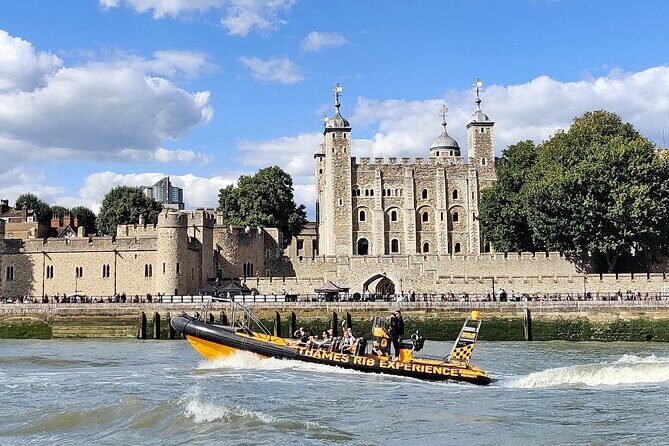 Speedboat 'Ultimate Tower Blast' from Tower Millennium Pier - 40 minutes - A quick Thames thrill from Tower Millennium Pier