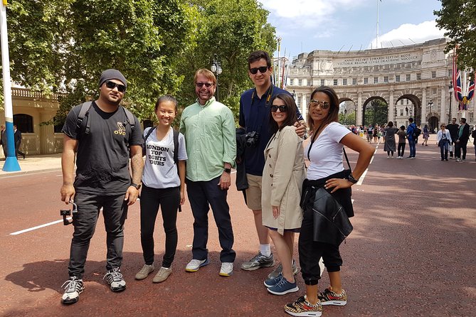St Pauls Cathedral & See Over 30 Top London Sights Tour - Borough Market: food time plus a little film lore