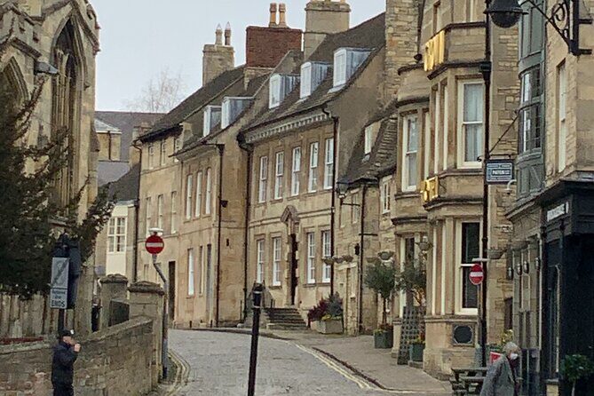Stamford Town Guided Tours - Stop 1: Stamford Town Hall and the Chance to Look Inside