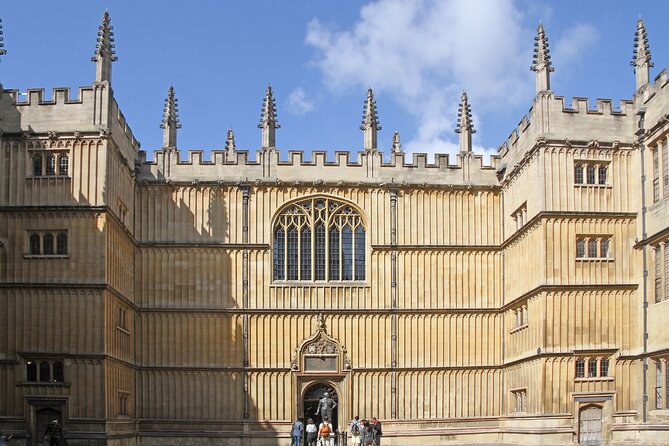 Stepping Through Oxford Express Walking Tour - History of Science Museum: science you can keep after the walk
