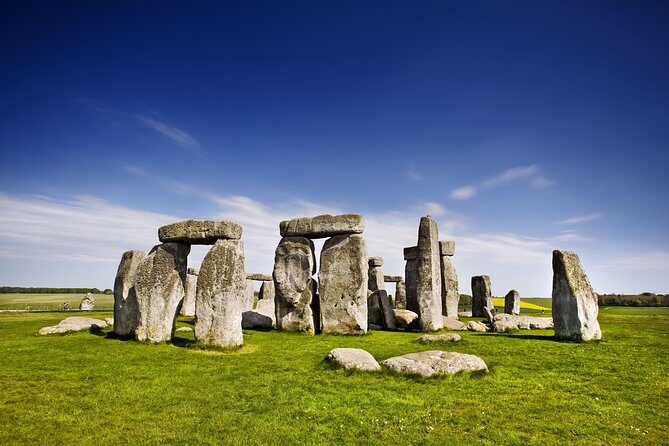 Stonehenge and Bath Day Guided Tour from London - Bath by foot: River Avon scenes, Georgian streets, and Bath Abbey