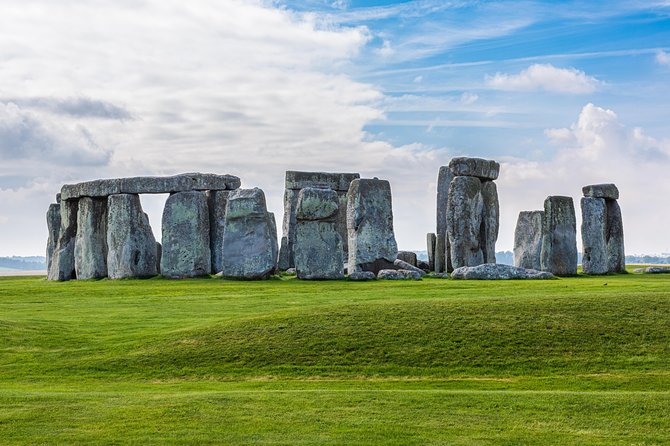 Stonehenge and Salisbury Cathedral Private Tour from Southampton - Key Things That Make This Tour Work