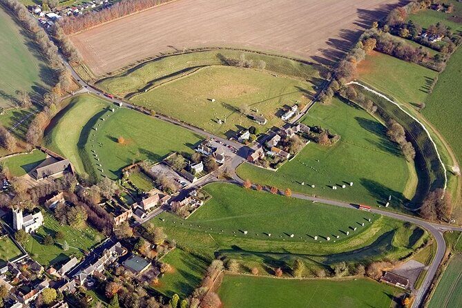 Stonehenge and The Stone Circles of Avebury Day Trip from London - What to bring and how to not hate the long day
