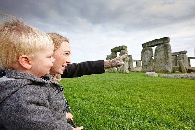 Stonehenge and Windsor from London - The coach ride, Wi‑Fi, and how good guiding changes everything