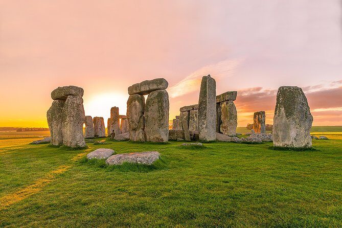 Stonehenge, Avebury & the Cotswolds from Bath (Small group) - A Small-Group Bath Ride That Actually Covers a Lot
