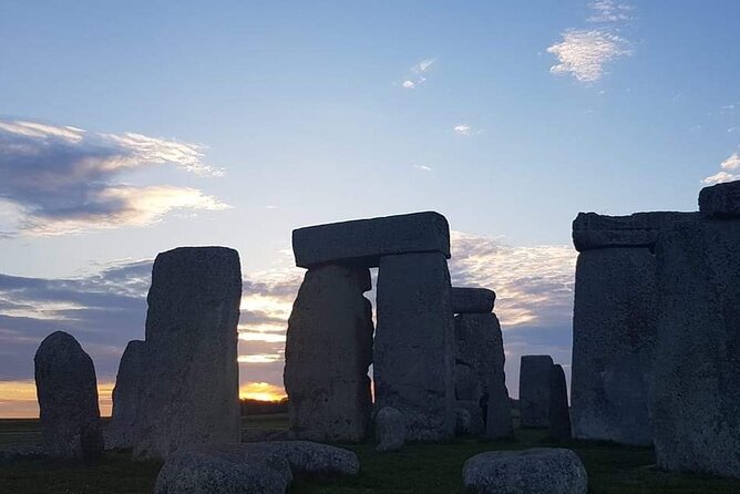 Stonehenge & Bath Private driverTours - Stop 1: Stonehenge and Woodhrnge at Your Pace