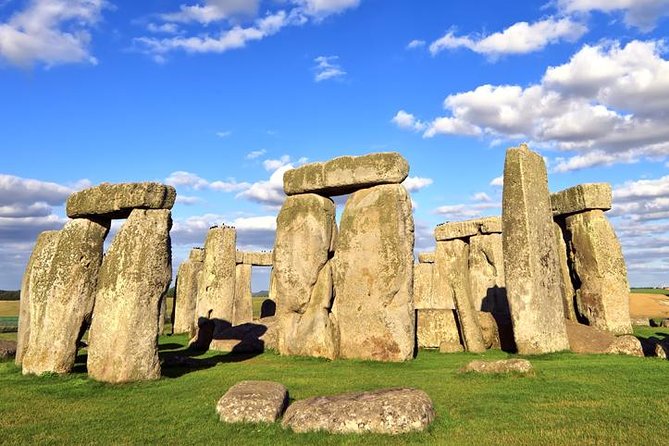 Stonehenge In A Private Vehicle Service From London With Admission Tickets - Private pickup from central London: the day starts easy