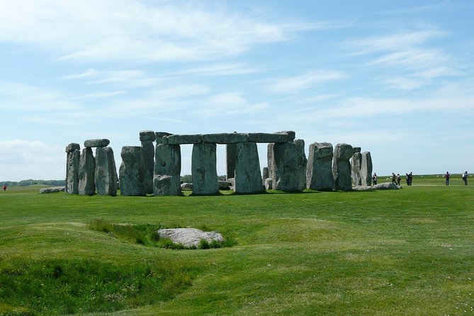Stonehenge Independent Visit with Private Driver by Luxury Sedan - Admission, meals, and what you should budget for