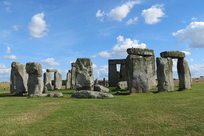 Stonehenge Independent Visit with Private Driver by Luxury Sedan - Driver service: the human factor that makes it feel easy