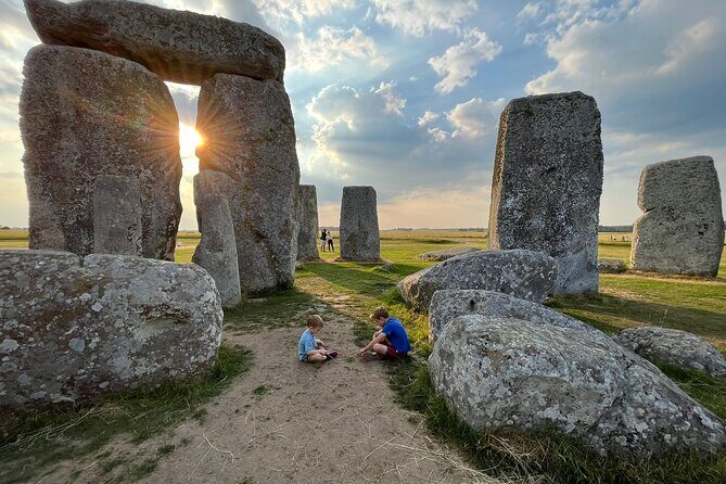 Stonehenge Inner Circle Private Tour from London with Bath Visit - Bath in a day: Royal Crescent views and Bath Abbey options