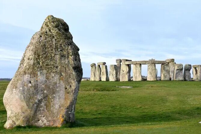 Stonehenge, Salisbury Cathedral & Old Sarum Day trip from Bath - A smart way to do Stonehenge and Salisbury from Bath