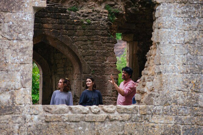 'Stonehenge & Secret England' from Bath for 2-8 curious adventurers - Who should book Stonehenge & Secret England from Bath