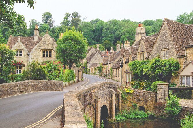 Stonehenge & the Cotswolds Including Admission from Bath - Getting from Bath into the countryside on a Mercedes minibus