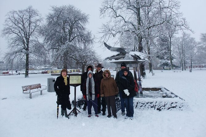 Stratford Town Walking Tour 365 Days a Year - Extra stops that add texture: canals, memorials, and writers