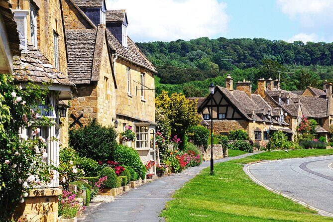 Stratford-upon-Avon and the Cotswolds - Day Tour from Brighton - Bourton-on-the-Water: the 2-hour taste of the Cotswolds