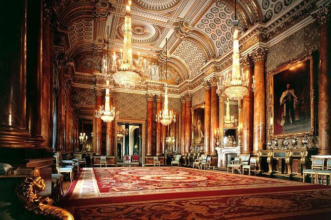 Summer Special: Buckingham Palace & Windsor Castle Tour - Harrods and the route between castles: small moment, big logistics win