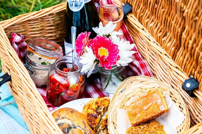 Sussex Vineyard & Winery Bus Tour on Iconic Vintage London Bus - Comfort on the Vintage Bus and Small-Group Experience