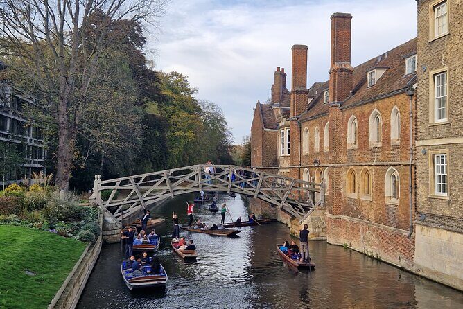 Tangential Cambridge: Private Walking Tour of Cambridge - King’s Parade: King’s College, Senate House, and Great St Mary from the sidewalk