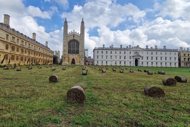 Tangential Cambridge: Private Walking Tour of Cambridge - Mathematical Bridge and the stories behind punting on the Cam