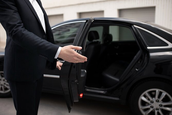 Taxi: Heathrow Airport To or From London - The Meet-and-Greet Reality at Heathrow (Including Waiting Time)