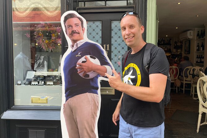 Ted Lasso Tour of Richmond - Stop 2: One Paved Court—Ted’s London home selfie moment