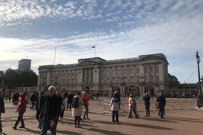 The 4 Hour Private Iconic London Taxi Sightseeing Tour - The Tower of London in a tight 15 minutes: Crown Jewels and Beefeaters from outside
