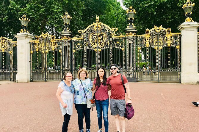 The 6 Hour Private Iconic Black Cab Sightseeing Tour - Buckingham Palace and St. James’s Palace: timing the view without standing in crowds