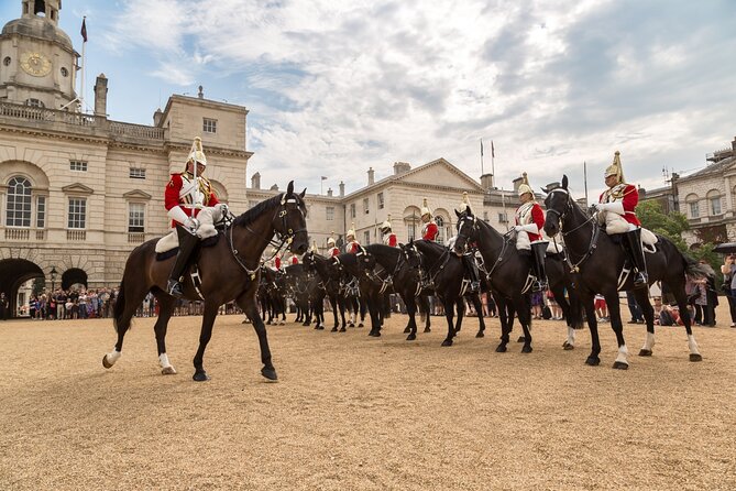 The Changing of the Guard Tour and Buckingham Palace - Who should book this tour (and who should think twice)