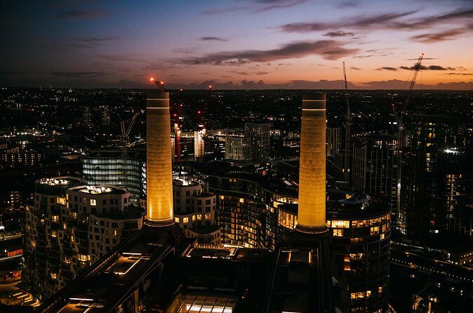 The Chimney Lift at Battersea Power Station - Getting through the security and bag limits (no cloakroom here)
