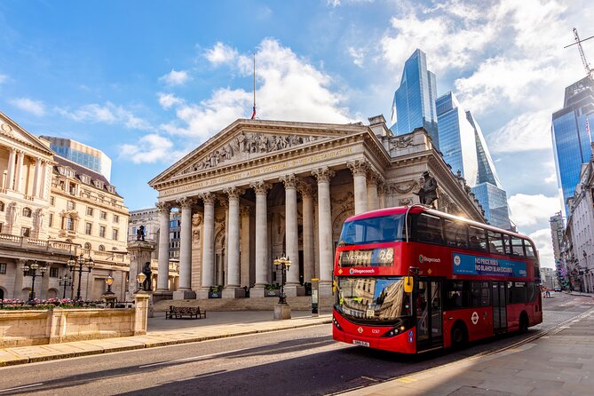 The City of London Food Tour with 10+ Tastings - Stop 6: Ye Olde Cheshire Cheese, with the one included admission
