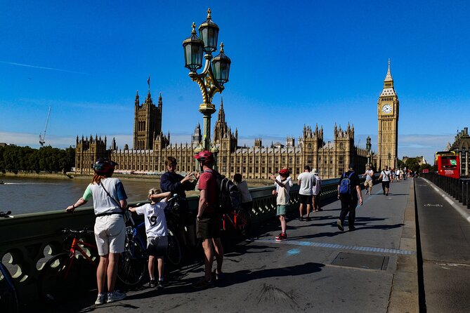 The Classic Highlights Bike Tour with a local guide - Meeting at 74 Kennington Rd and what the small-group size means