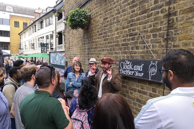 The Cloak and Dagger Tour in London - Returning to the George Inn: A Funny, Human Reset