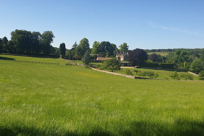 The Cotswolds England Bus Tour - Driver-guide impact: when names like Toby and John show up, the day levels up