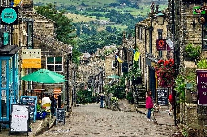 The Dales and Bronte Country Small-Group Tour from Manchester - Stop 4: Aysgarth Falls for three tiers and 200 years of attention
