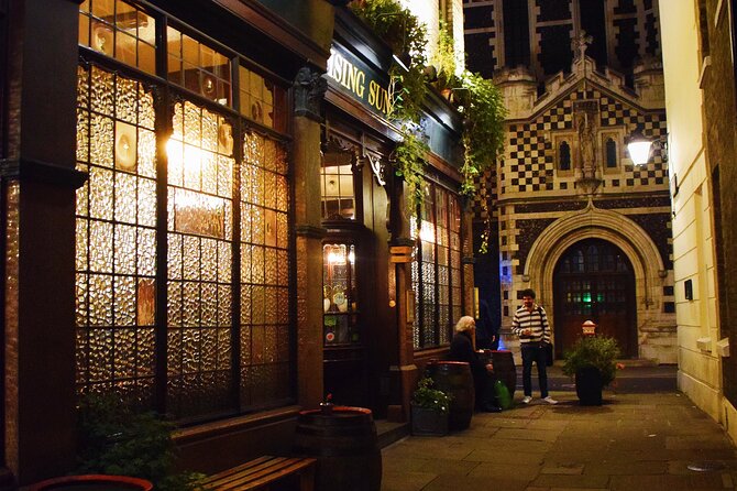 The Haunted Pubs of Old London: Small Group Tour - The Sutton Arms: your included half-pint and the Sunday outside-only rule