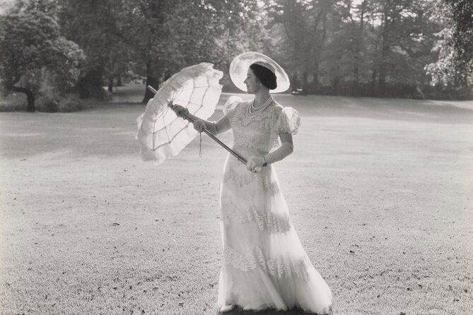 The Kings Gallery - Queen Elizabeth II: Her Life in Style - Audio guide and staying comfortable