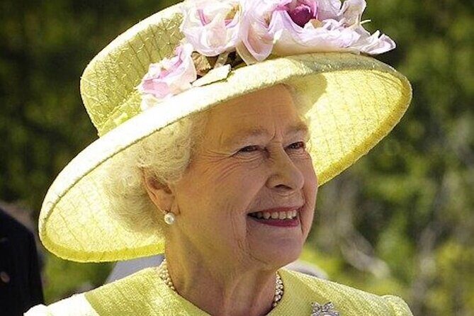 The Life & Legacy of Queen Elizabeth II-A Royal Private Tour - Key things to know before you go