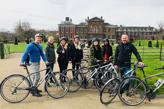 The London Landmarks. 3.5 hour Morning tour - Buckingham Palace viewing (and how to catch it when scheduled)
