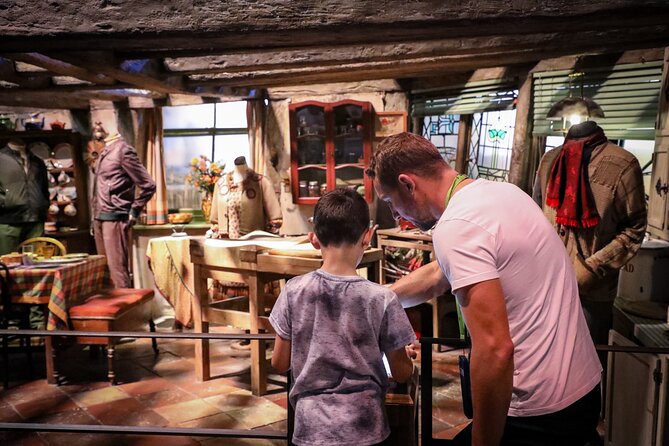 The Making of Harry Potter: Warner Bros. Studio Tour & Transfers - Transfers in the background: what the logistics do for you