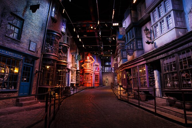 The Making of Harry Potter: Warner Bros. Studio Tour & Transfers - Who should book this Warner Bros. Studio Tour with transfers?