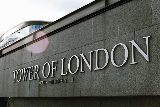The Old City of London Guided Walking Tour Semi-Private 12ppl Max - Tower of London stop: quick look, not a full visit