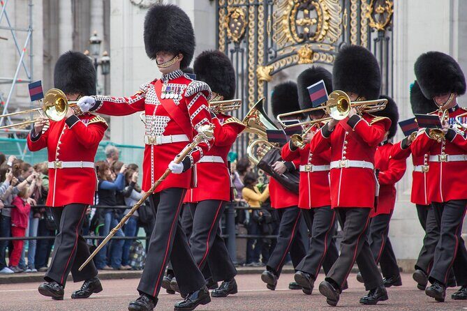 The Original Royal Changing of the Guard Experience - Key Things You’ll Notice on This Tour