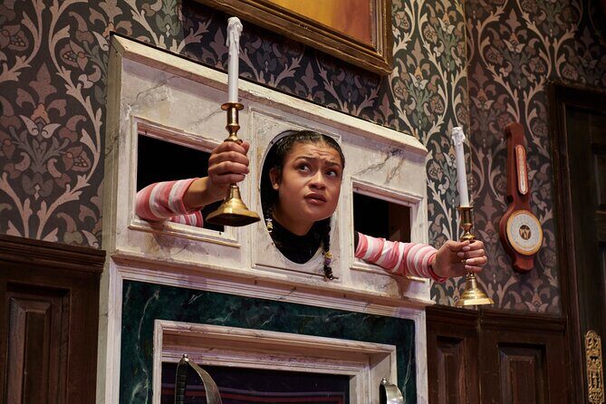 The Play That Goes Wrong in London Theatre - Duration and pacing: planning your night around 2.5 hours