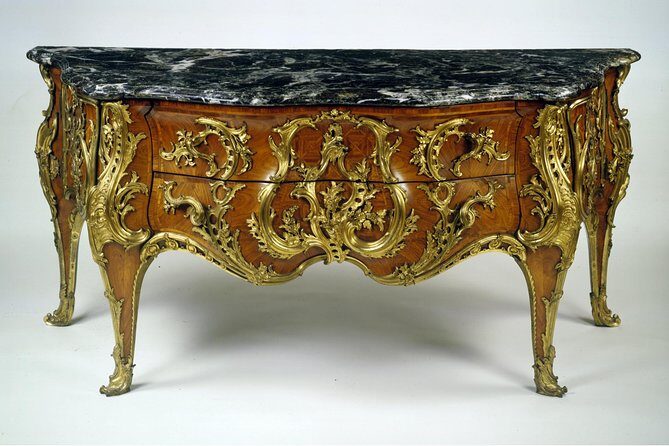 The Wallace Collection London Private Guided Tour - 3 hour - Decorative arts in the spotlight: ceramics and furniture matter here