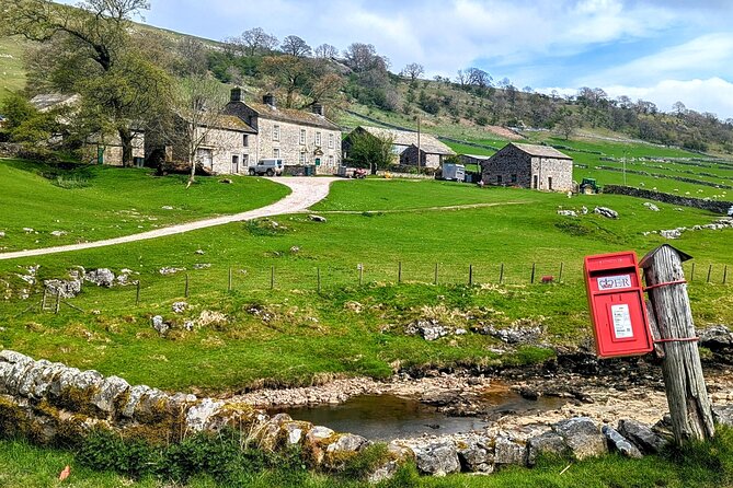 The Yorkshire Dales of All Creatures Great & Small - A Small-Group Dales Day With the Herriot Trail