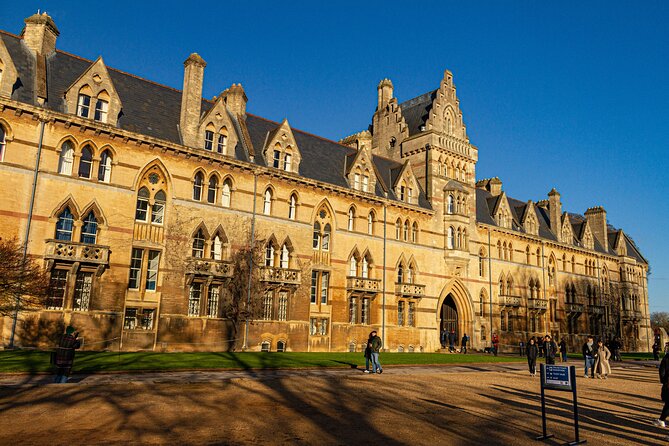 Top 10 Oxford Highlights with Divinity School and New College - Key Oxford moments to look for on this 2.5-hour walk